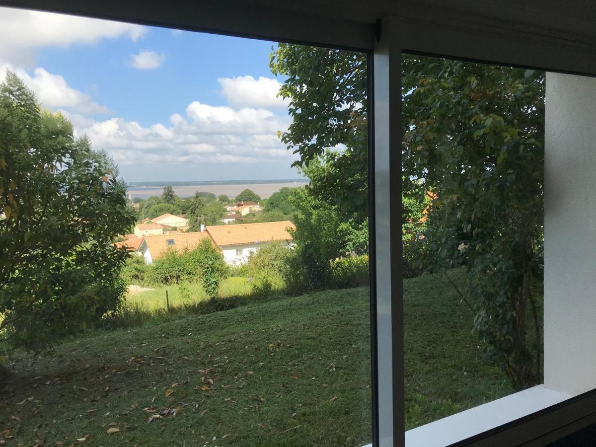 Appartement Avec Vue Panoramique Sur L'Estuaire De La Gironde Plassac  Exteriér fotografie